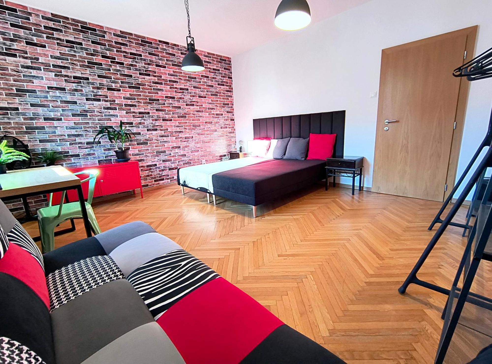 Big Stay - 4 Bedroom, 2 Bathroom Central Apartment With Ac Bratislava Exterior photo